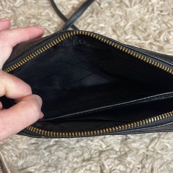 Michael kors black gold chain crossbody READ - Picture 6 of 7